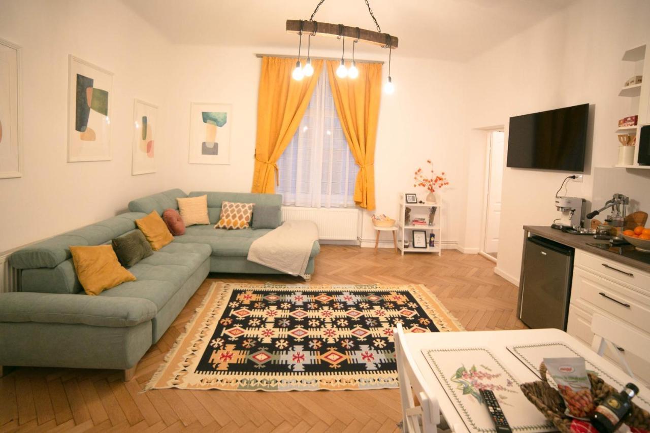 Jasmine Serenity Apartment - Central, Behind Black Church Braszów Zewnętrze zdjęcie